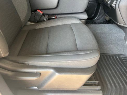 Used 2022 Chevrolet Silverado 1500 Custom image 24
