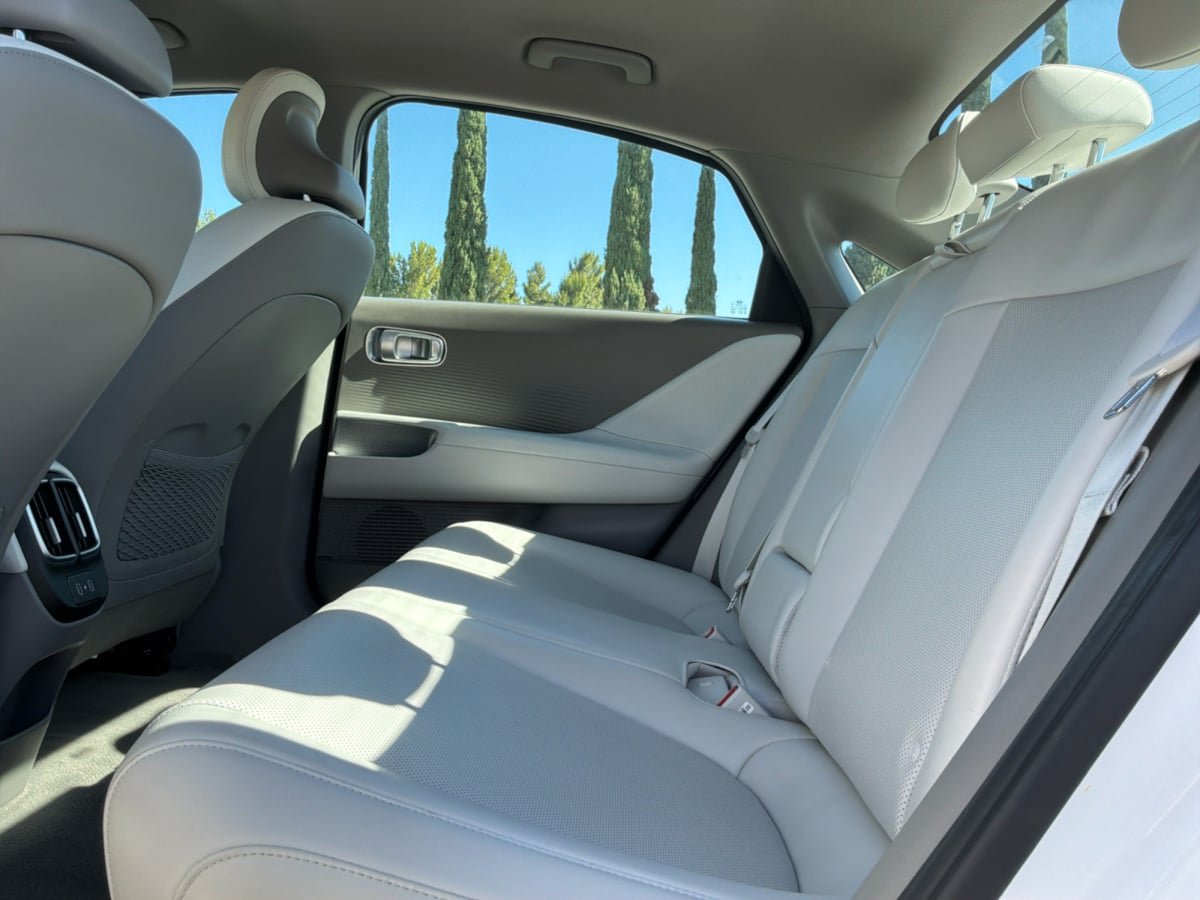 Used 2023 Hyundai Ioniq 6 SEL RWD image 19