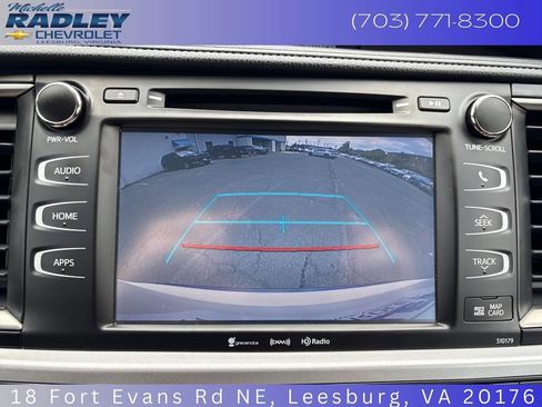 Used 2018 Toyota Highlander XLE AWD/4WD image 19