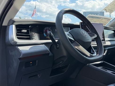 New 2026 Volkswagen Tiguan SE AWD/4WD image 27