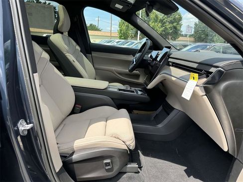 New 2025 Volvo EX90 Plus image 10