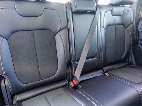 New 2025 Jeep Grand Cherokee Altitude image 30