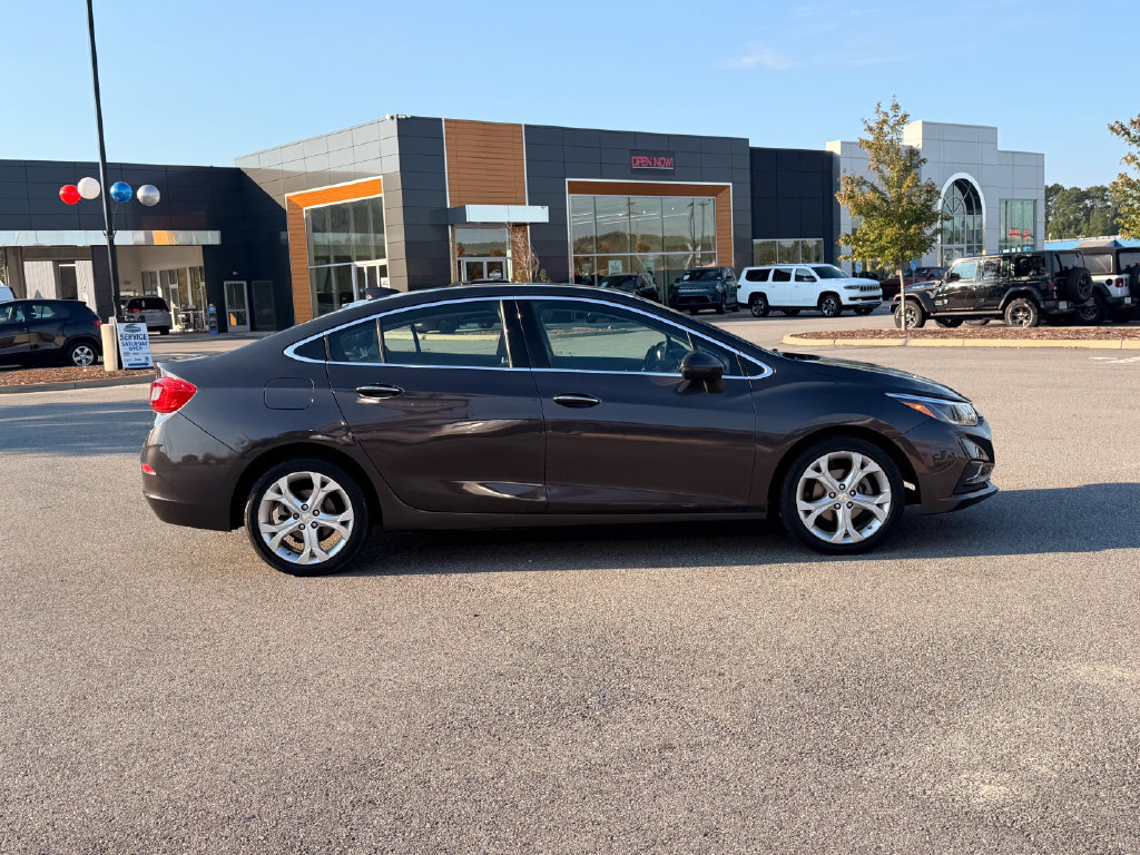 Used 2017 Chevrolet Cruze Premier FWD image 8