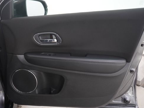 Used 2016 Honda HR-V EX image 11