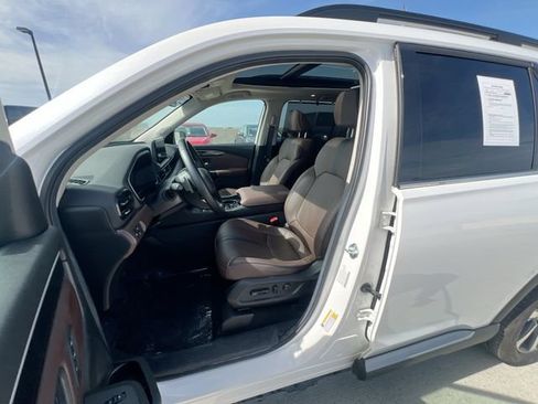 Used 2025 Honda Pilot Elite image 14
