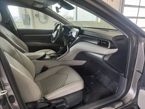 Used 2023 Toyota Camry SE image 15