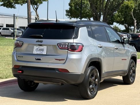 Used 2024 Jeep Compass Trailhawk AWD/4WD image 4