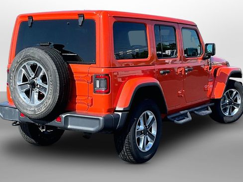 Used 2020 Jeep Wrangler Unlimited Sahara w/ Uconnect 4C Nav & Sound Group AWD/4WD image 11