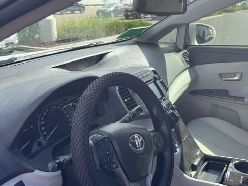 Used 2015 Toyota Venza LE image 14