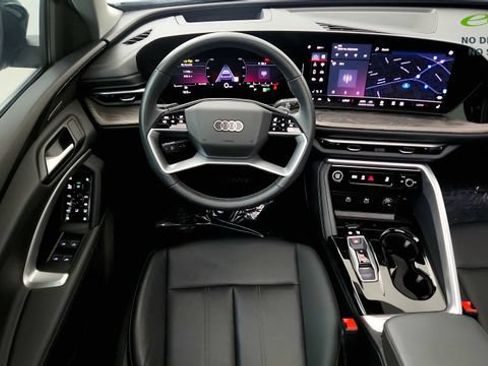 Used 2025 Audi Q5 Premium Plus w/ Premium Plus AWD/4WD image 51