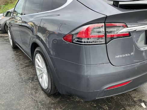 Used 2017 Tesla Model X 75D image 87