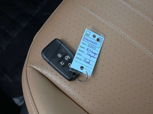 Used 2024 Volkswagen Tiguan SE R-Line FWD image 20