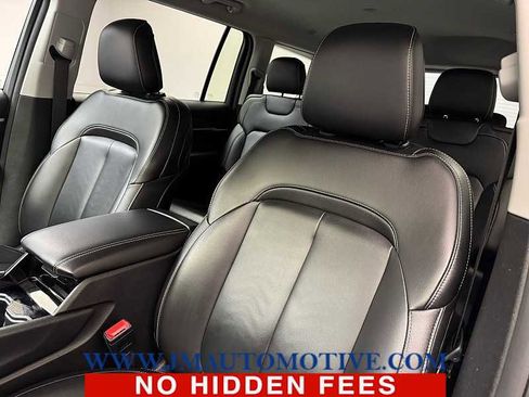 Used 2023 Jeep Grand Cherokee L Limited w/ Black Appearance Package image 13