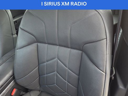 Used 2023 BMW 740i w/ Executive Package image 16