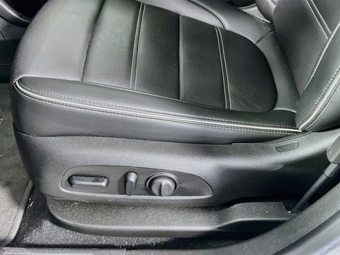 Used 2021 GMC Acadia Denali w/ Denali Ultimate Package AWD/4WD image 11