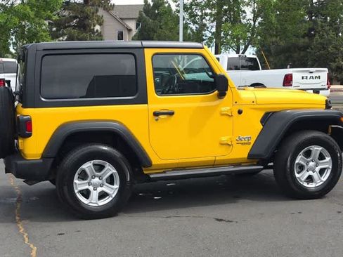 Used 2020 Jeep Wrangler Sport AWD/4WD image 9