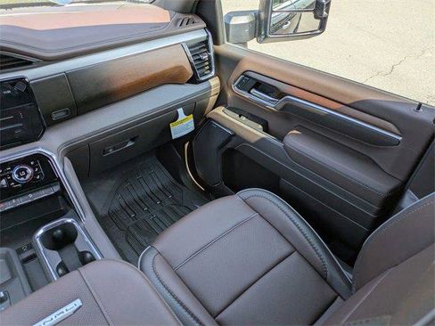 New 2025 GMC Sierra 2500 Denali w/ Denali Reserve Package image 21