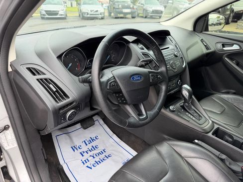 Used 2015 Ford Focus SE w/ Equipment Group 201A FWD image 14