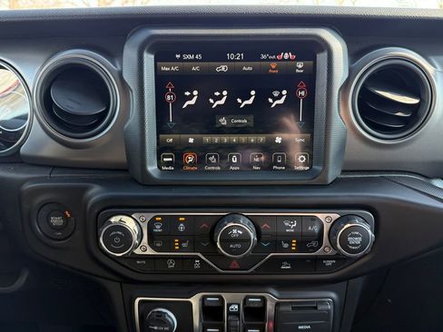 Used 2021 Jeep Wrangler Unlimited Sport image 27