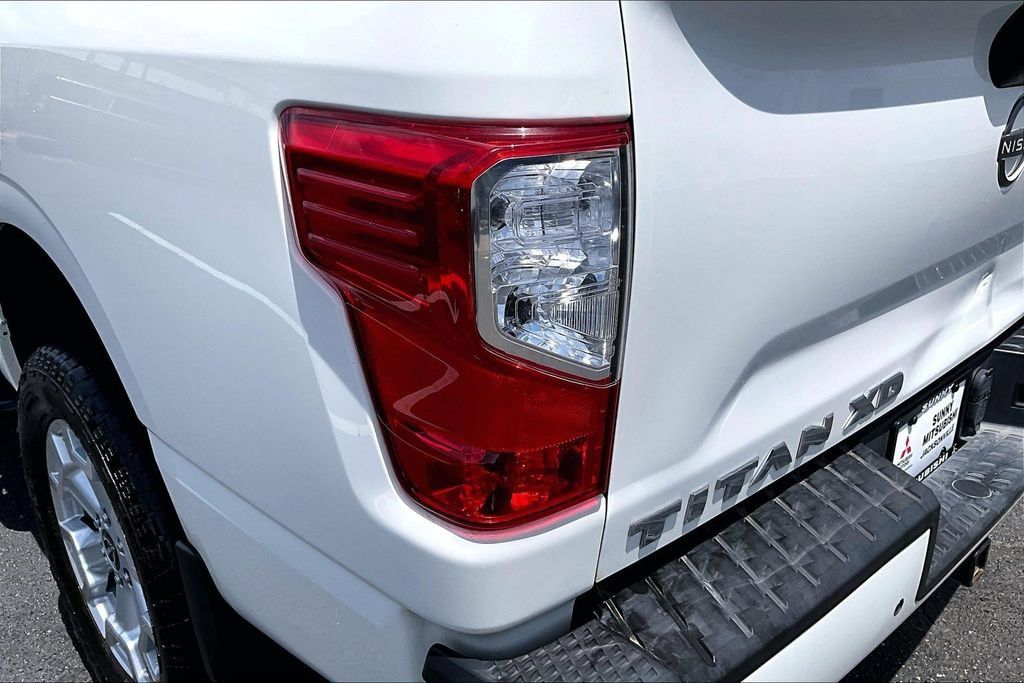 Used 2024 Nissan Titan SV w/ SV Convenience Package AWD/4WD image 23