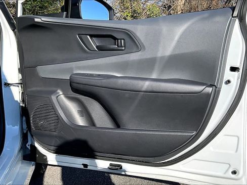 Used 2025 Toyota Prius LE image 21