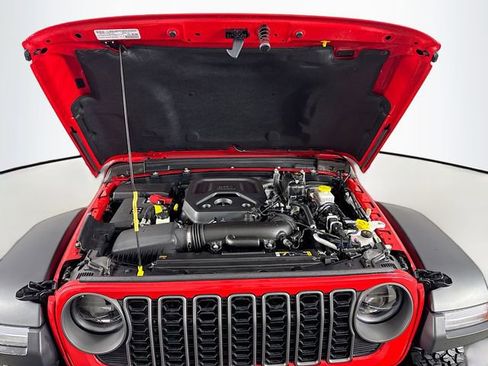 Used 2025 Jeep Wrangler Unlimited Rubicon AWD/4WD image 29