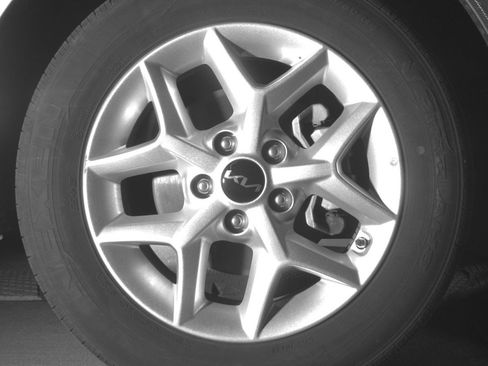 Used 2025 Kia Soul LX w/ LX Technology Package image 13