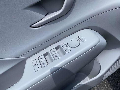 Certified 2025 Hyundai Kona SEL FWD image 20