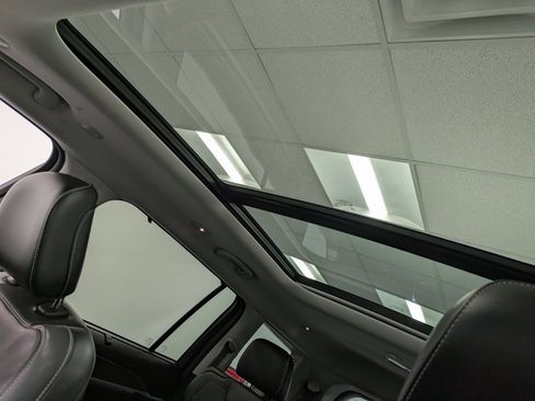 Used 2022 Jeep Grand Cherokee L Limited w/ Luxury Tech Group II image 20