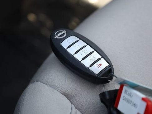 Used 2025 Nissan Altima 2.5 SV FWD image 24