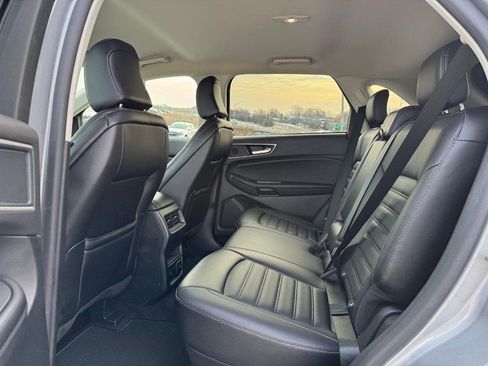 Used 2024 Ford Edge SEL w/ Convenience Package image 12