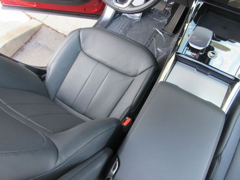 Used 2024 Land Rover Range Rover Sport SE AWD/4WD image 16