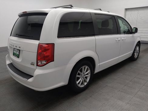 Used 2019 Dodge Grand Caravan SXT image 9