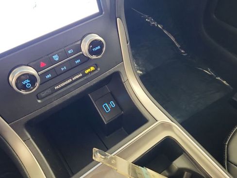 Used 2023 Ford Edge SEL image 18