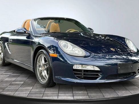 Used 2010 Porsche Boxster RWD image 3