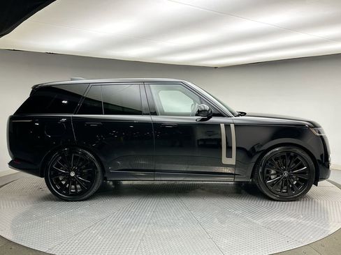 Used 2024 Land Rover Range Rover SE image 4