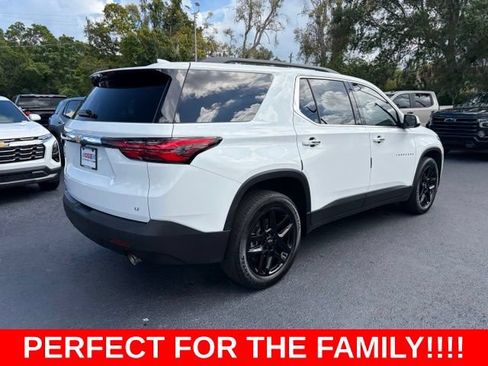Used 2022 Chevrolet Traverse LT FWD image 6