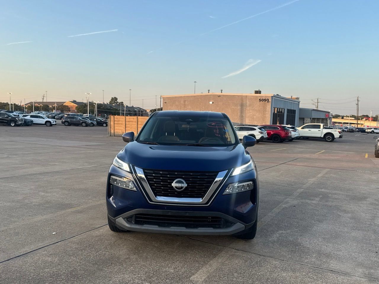 Used 2023 Nissan Rogue SV AWD/4WD image 6