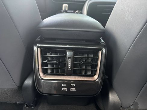 Used 2025 Toyota Crown AWD/4WD image 23