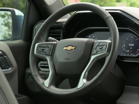 Used 2026 Chevrolet Silverado 1500 LTZ w/ LTZ Premium Package AWD/4WD image 17