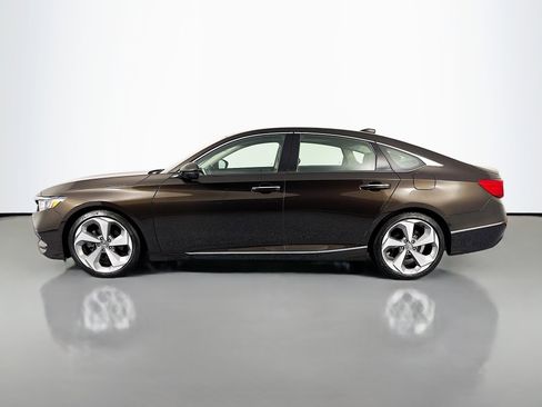 Certified 2018 Honda Accord Touring image 8
