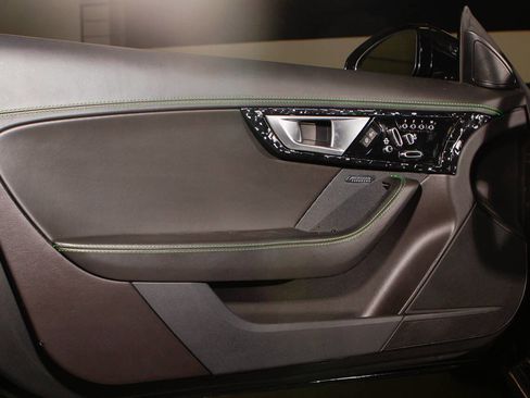 Used 2015 Jaguar F-TYPE R image 21