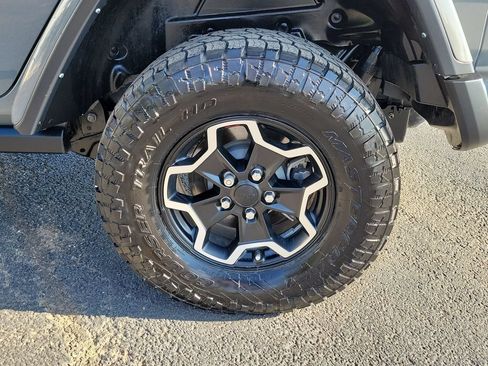 Used 2023 Jeep Wrangler Unlimited Rubicon AWD/4WD image 11