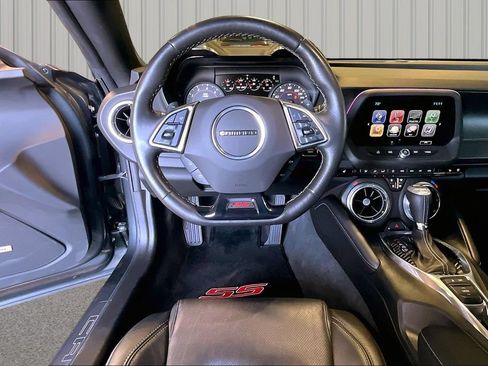 Used 2018 Chevrolet Camaro SS RWD image 2