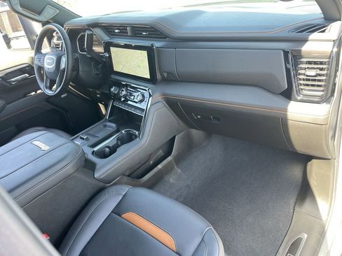 Used 2025 GMC Sierra 2500 AT4 w/ AT4 Premium Plus Package image 29