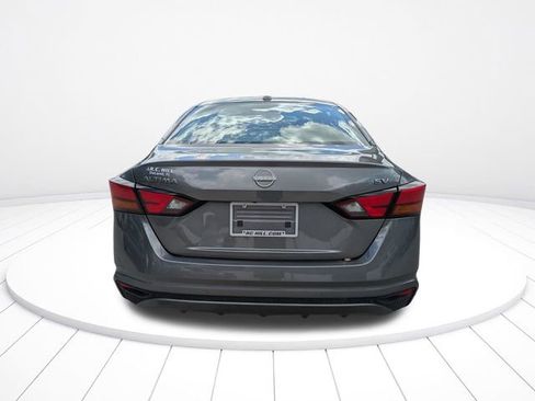 Used 2024 Nissan Altima 2.5 SV FWD image 5