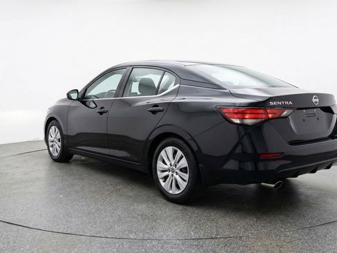 Used 2025 Nissan Sentra S image 6