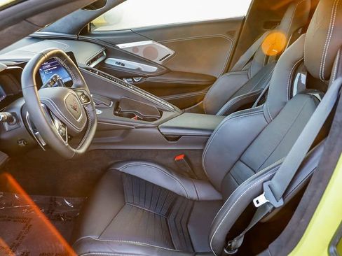 Used 2024 Chevrolet Corvette Stingray w/ Z51 Performance Package image 18