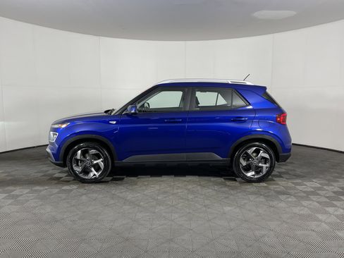 Used 2023 Hyundai Venue Limited w/ Cargo Package image 3