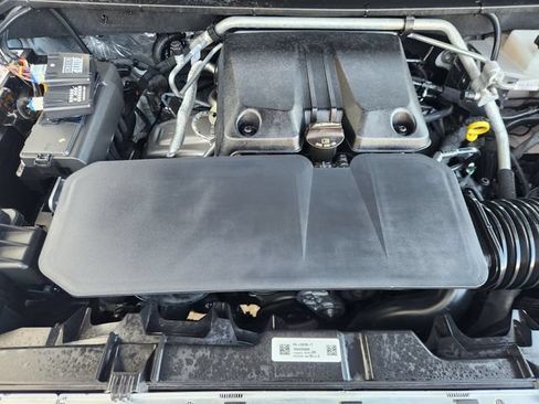 Used 2024 Chevrolet Colorado Z71 w/ Z71 Convenience Package 2 AWD/4WD image 33